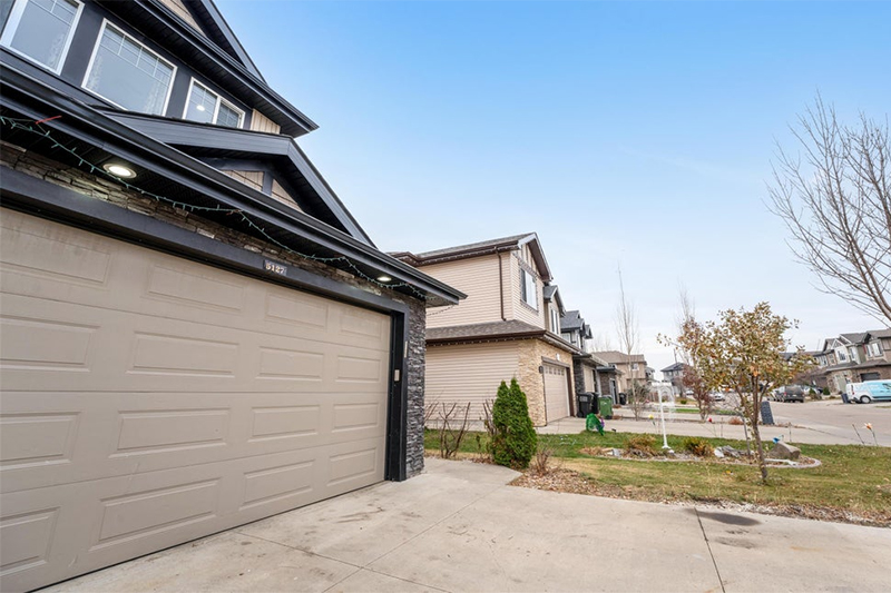 Homes for sale in Charlesworth Edmonton.