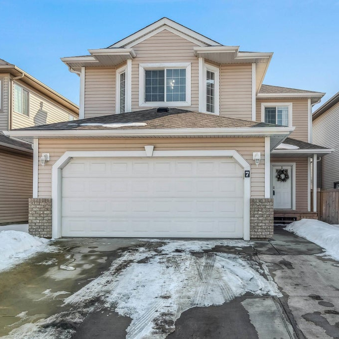 Exterior shot of a home in Fort Saskatchewan.