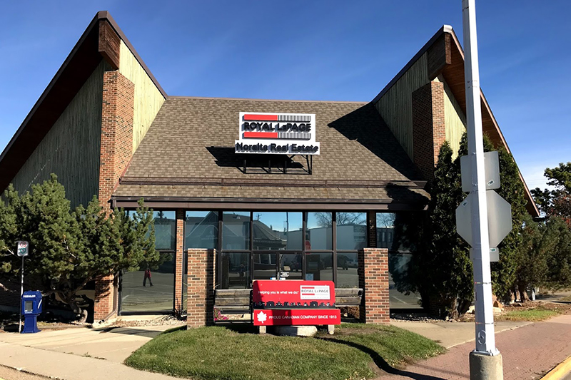 Exterior of our Sherwood Park office from the front of the building.