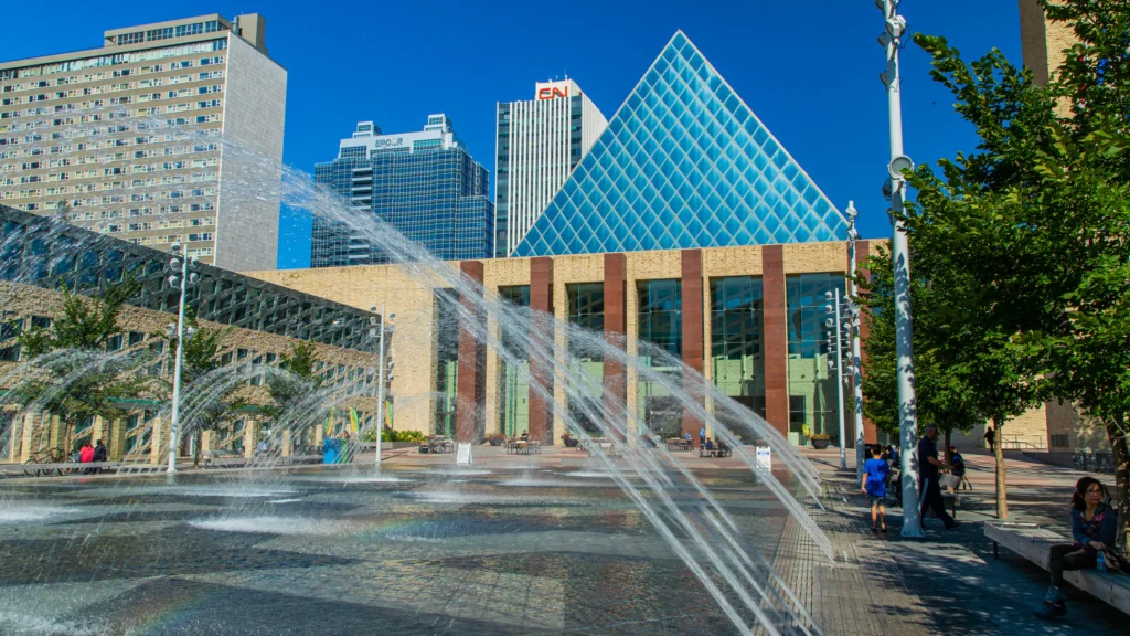 Downtown Edmonton and best areas to live as single